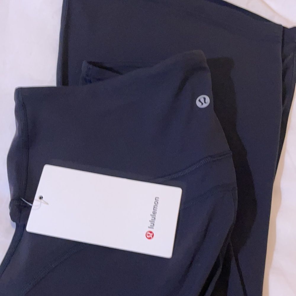 NWT LULULEMON Groove Pant Flare High Waist LEGGING Solid Black SIZE 4 Nulu ALIGN - Picture 7 of 16